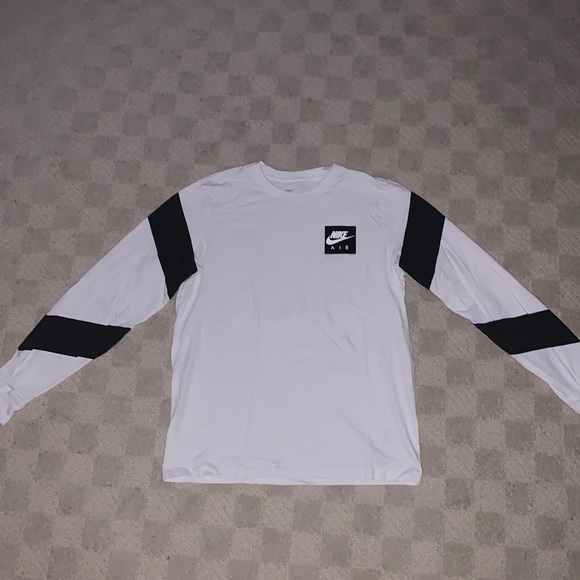Nike Long Sleeve Tee - Picture 1 of 4